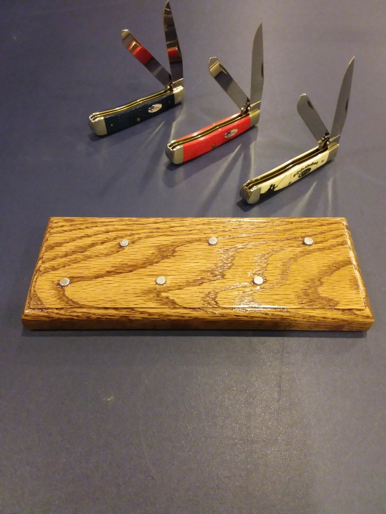 SOLID NORTHERN RED OAK 3 KNIFE DISPLAY STAND