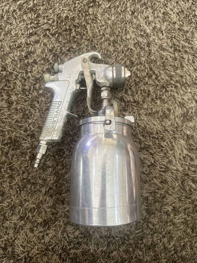 DeVilbiss JGA Paint Spray Gun & Cup With 705 E4 Nozzle
