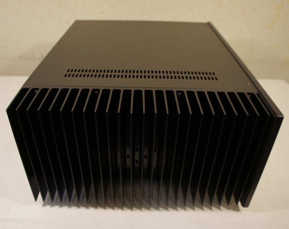 CONRAD JOHNSON MF-5600 POWER AMPLIFIER