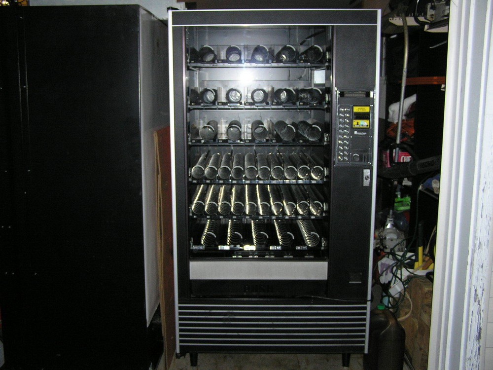 (AP) AUTOMATIC PRODUCTS 113, 112 SNACK VENDING MACHINE COIN INSERT TRIM