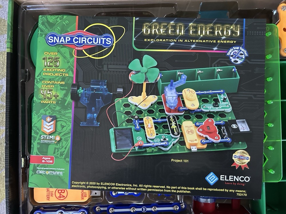 Snap Circuits Green Energy Electronics Exploration Kit Complete as Pictured