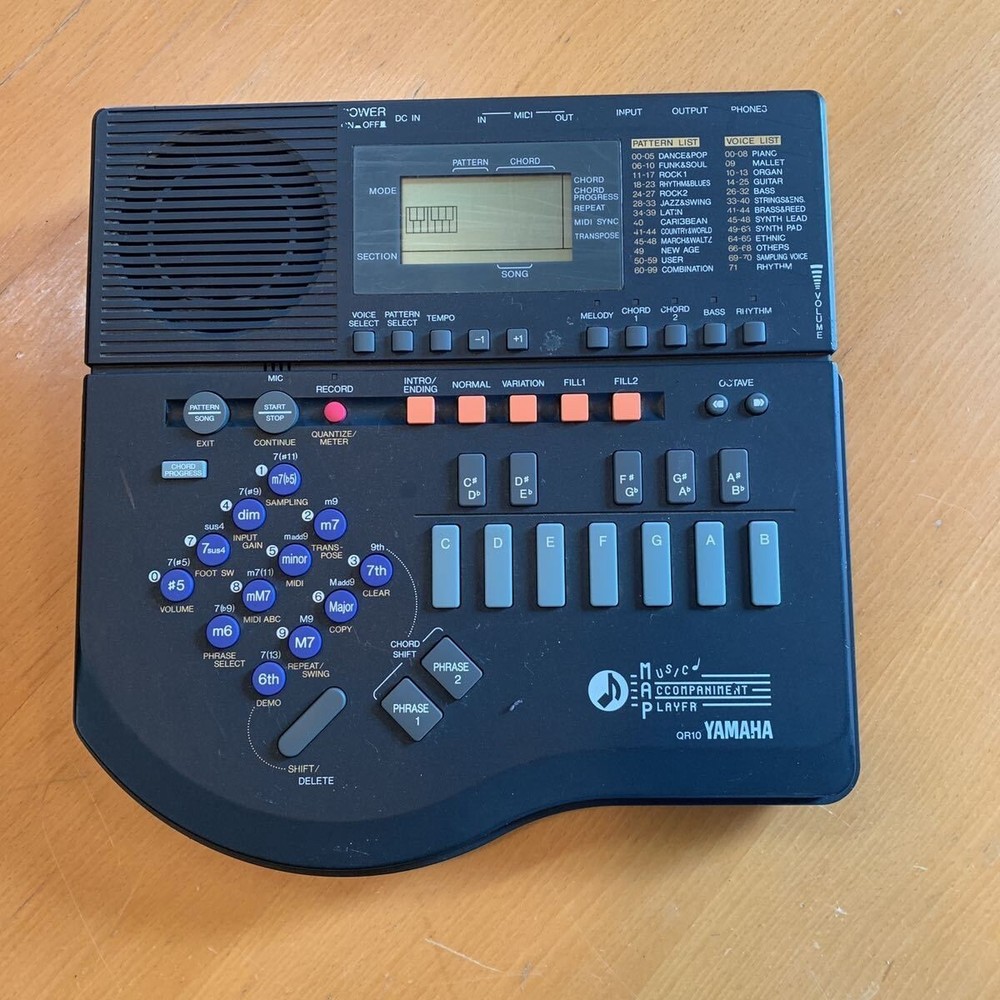 Yamaha QR10 Portable Sequencer Sampler Drum Machine Guitar