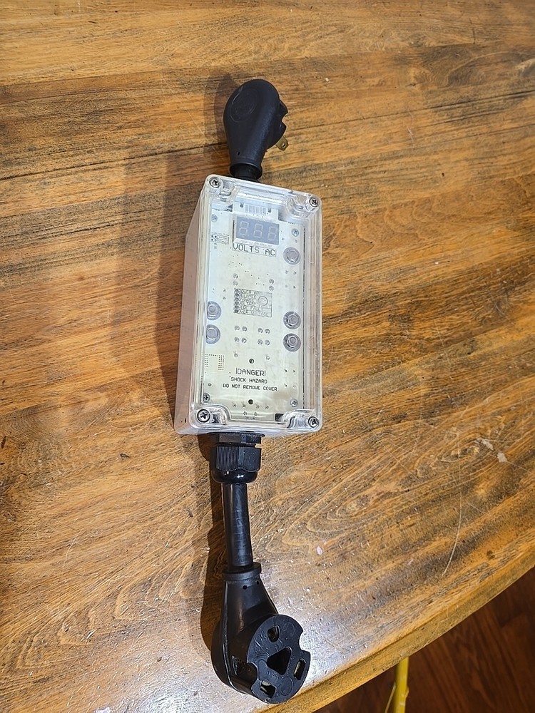 RV Circuit Analyzer with Integrated Smart 30 Amp Surge Protector