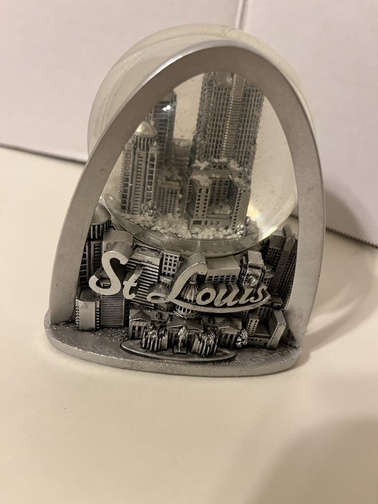St Louis Arch Sno Globe
