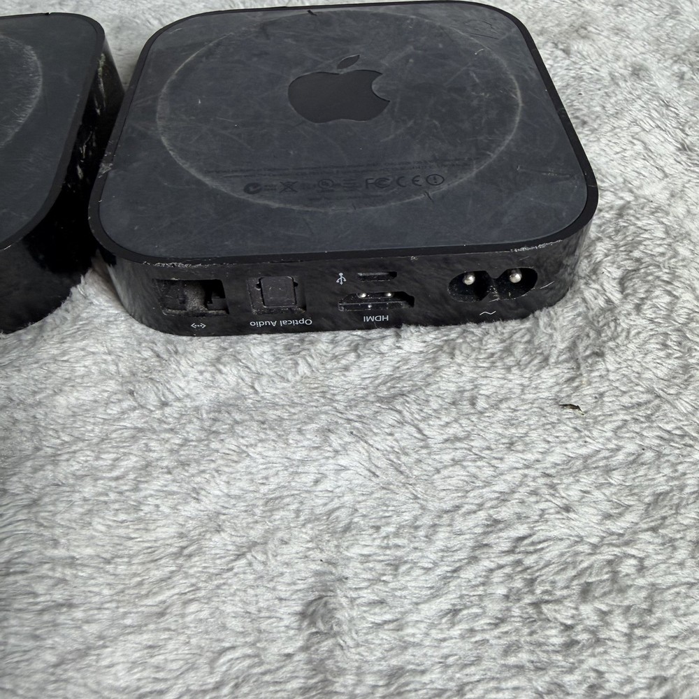 2 Apple TV UNTESTED no power cable