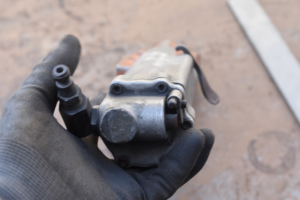 US 34-72 rivet squeezer