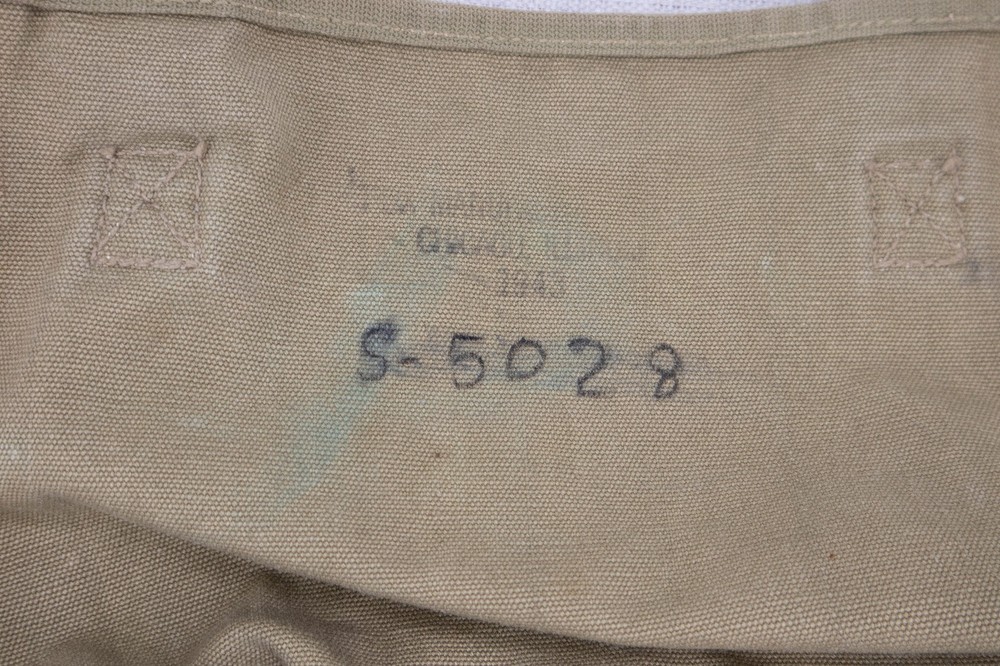 WWII US AIRBORNE PARATROOPER M1936 MUSETTE JUMP BAG 1943 Blood?