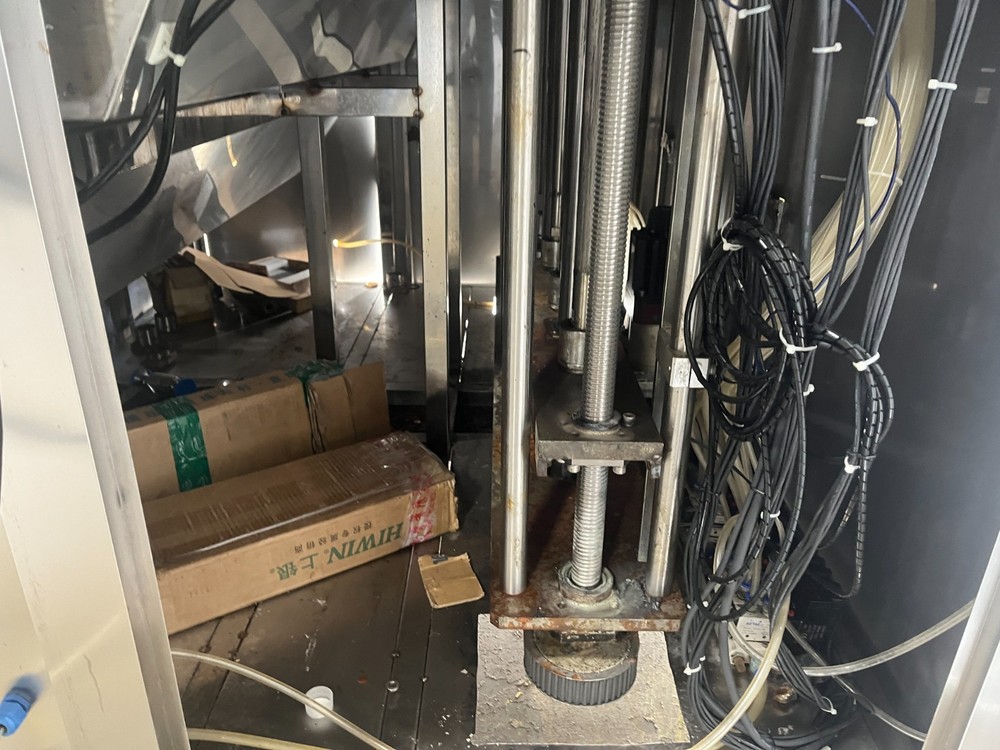 6-Head Bottle Filler