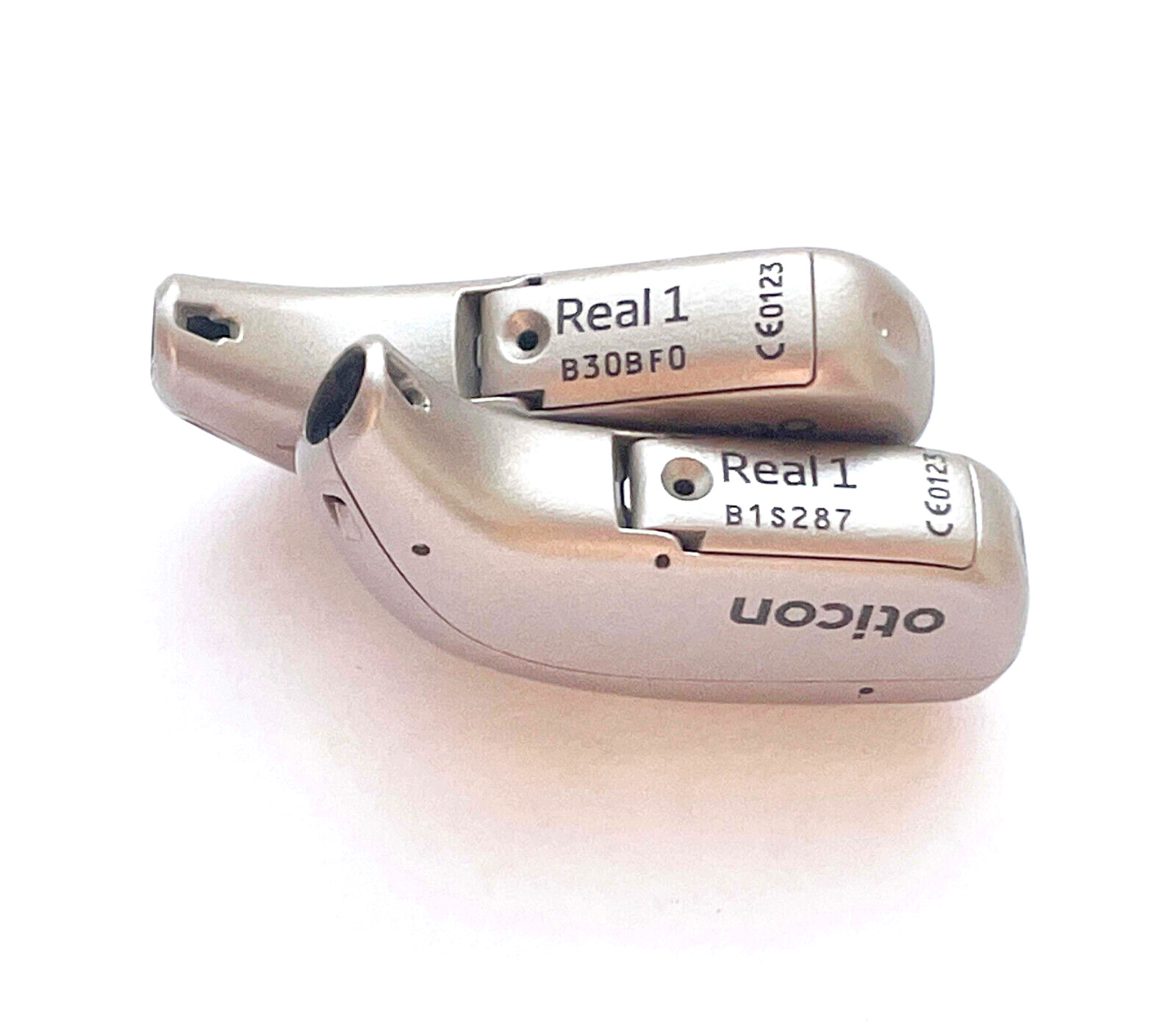 Used, 2x Oticon Real 1 Beige Color  + w/Charger  + Speakers Size 2/85 db