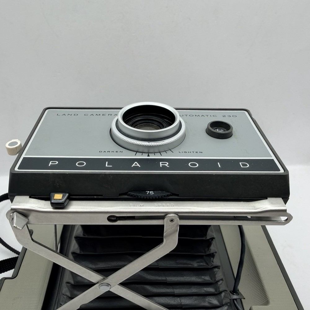 Polaroid Automatic 230 Vintage Land Camera With Strap & Case - Untested