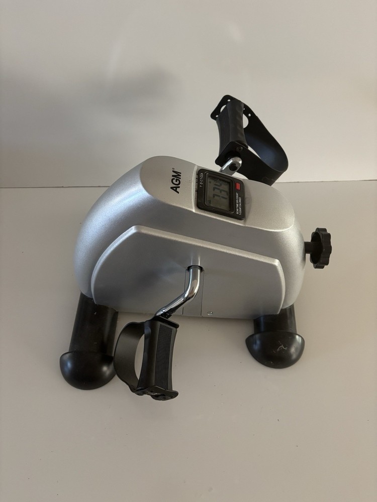 AGM under desk exercise