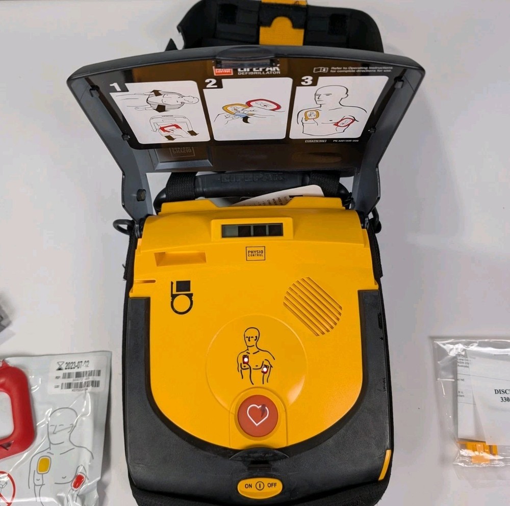 Physio Control Lifepak CR Plus With Case