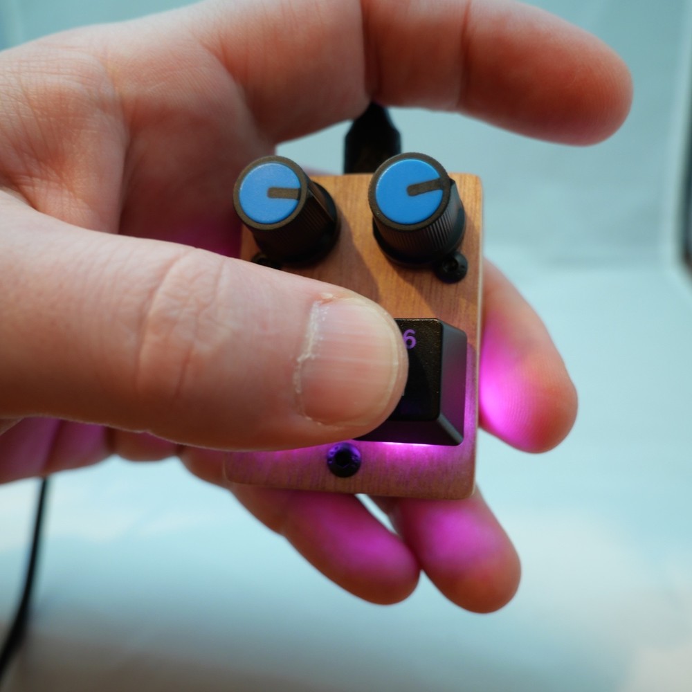 madMidiMini Compact Midi Controller with 2 Note Buttons 2 Potentiometers and LED