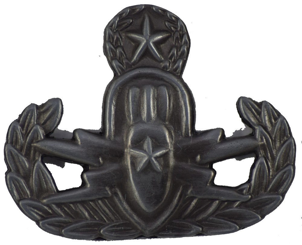 EOD MASTER HAT PIN