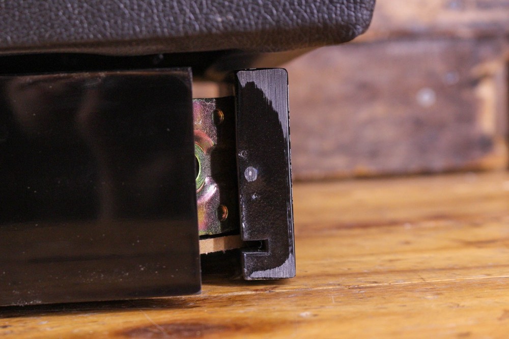 Suzuki Piano Bench for MDG-400 MISSING ITEMS