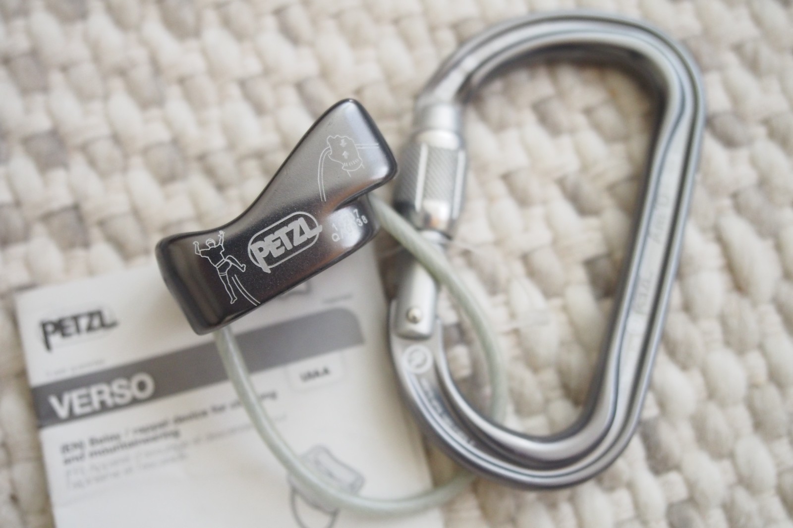 NEW Petzl Corax Size 2 Climbing Harness w/ AM'D Carabiner & Verso Belay Device