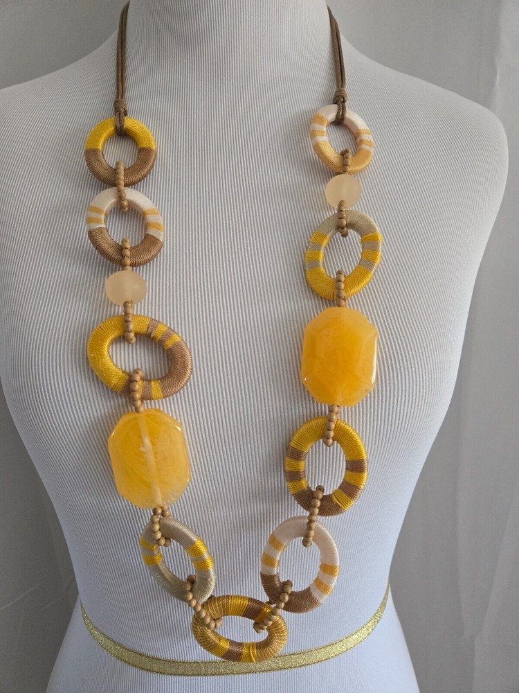 CHICO'S SINGLE STRAND NECKLACE