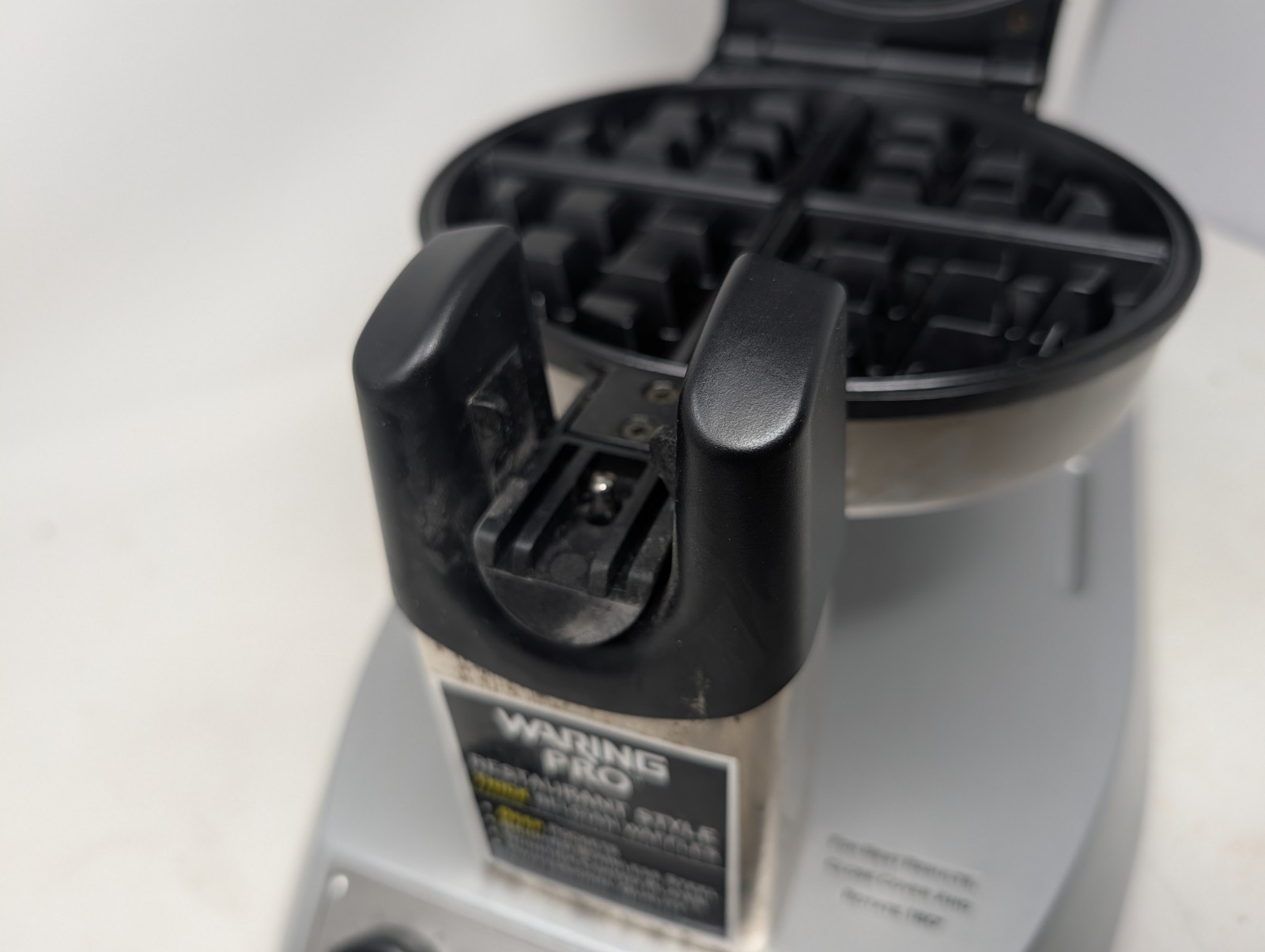 Waring Pro Waffle Maker Belgian WMK300 Stainless Steel Rotating Professional