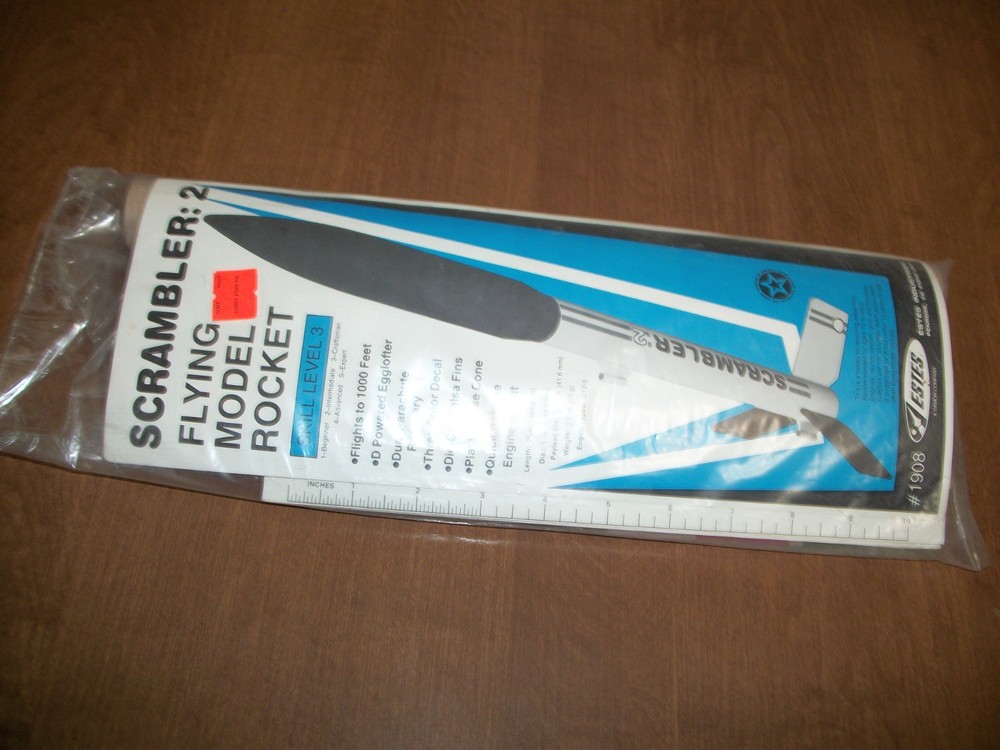 ESTES "SCRAMBLER:2" FLYING MODEL ROCKET