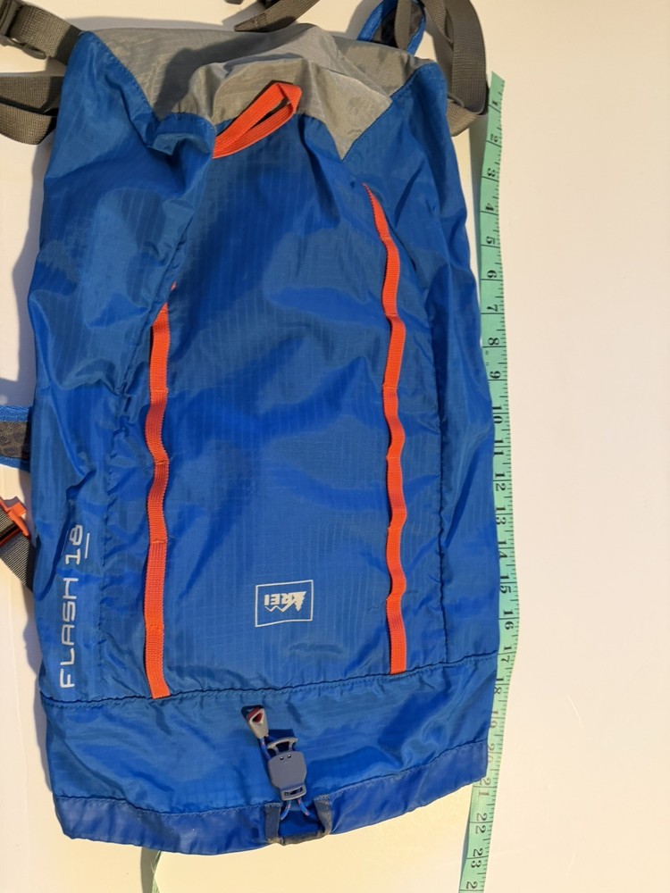 REI Flash 18 Hiking Backpack Blue Lightweight Day Pack