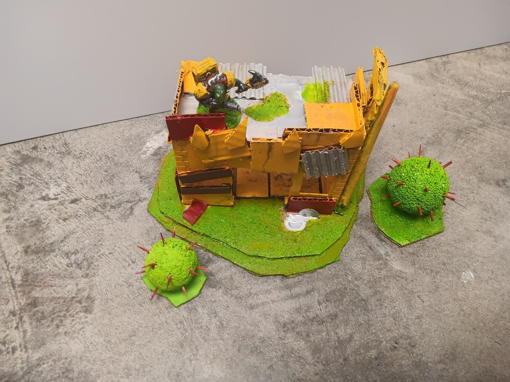 Scratch Built Ork Warhammer 40k terrain painted