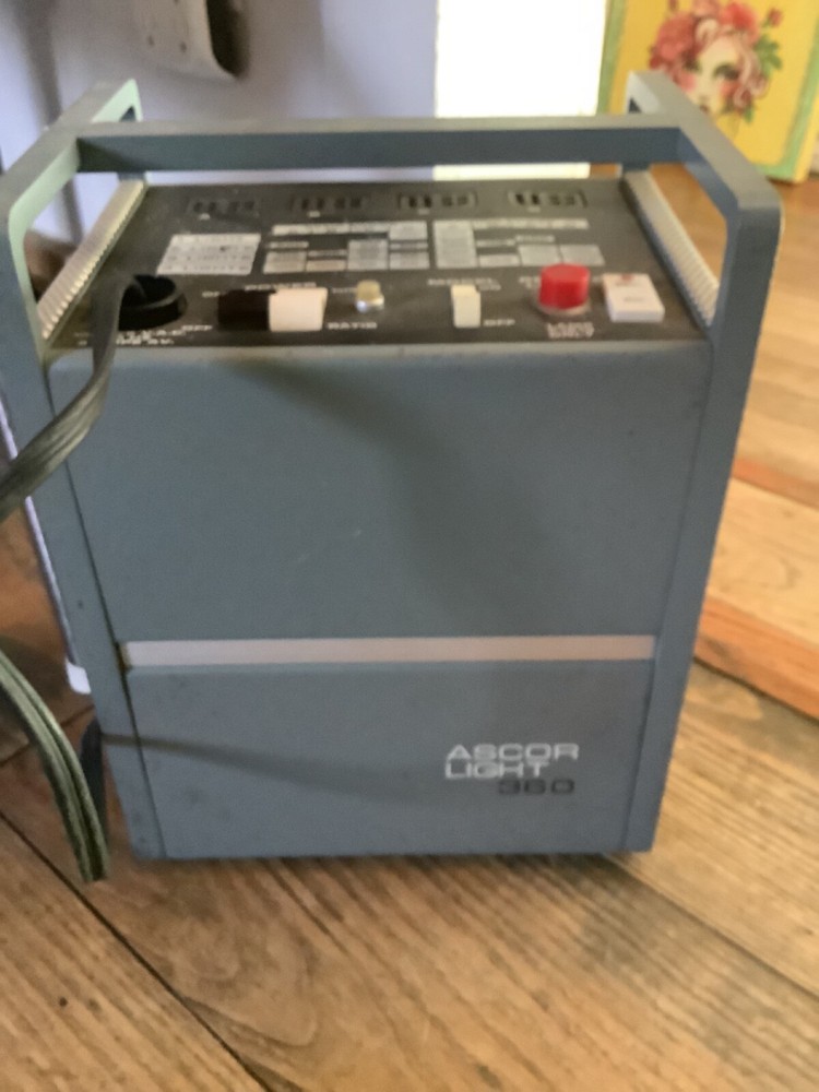 Vintage Ascor Light 360 Power Pack with Case