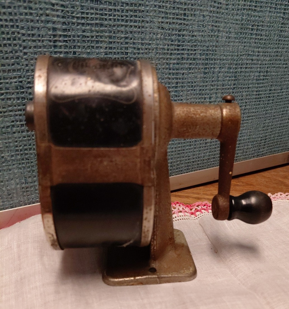 Vintage Apsco Chicago Pencil Early Sharpener