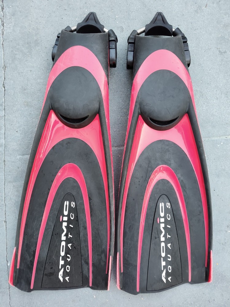 Atomic Aquatics Blade Fins Large Red Open Heel