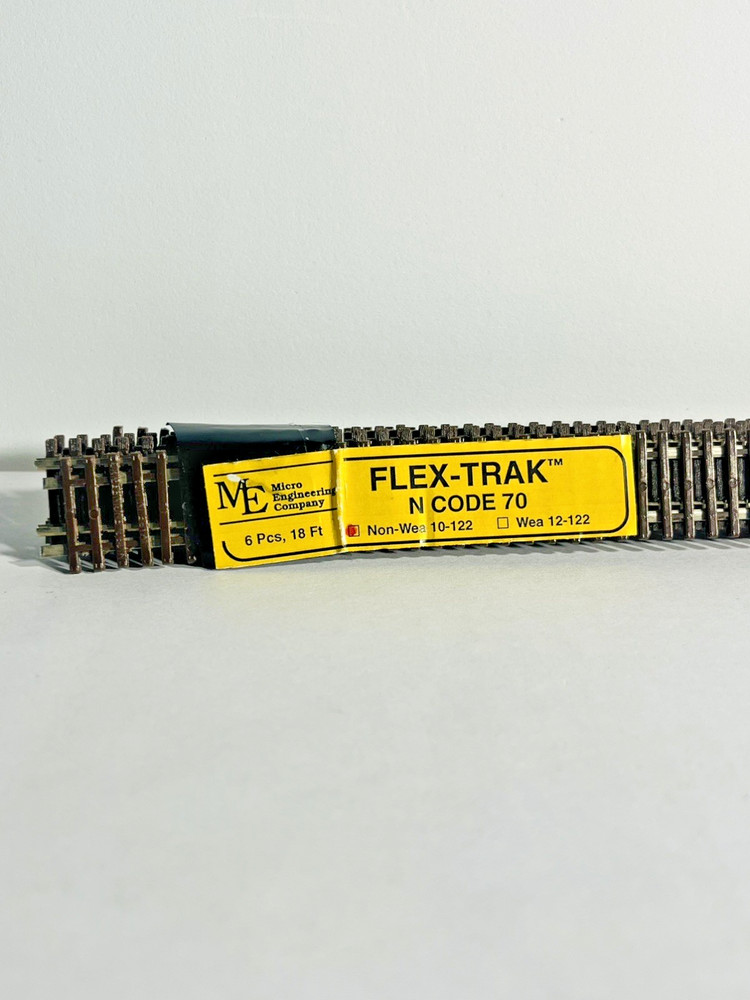Micro Engineering N Scale, Code 70 Non-Weathered Track. 6 Pack, 10-122
