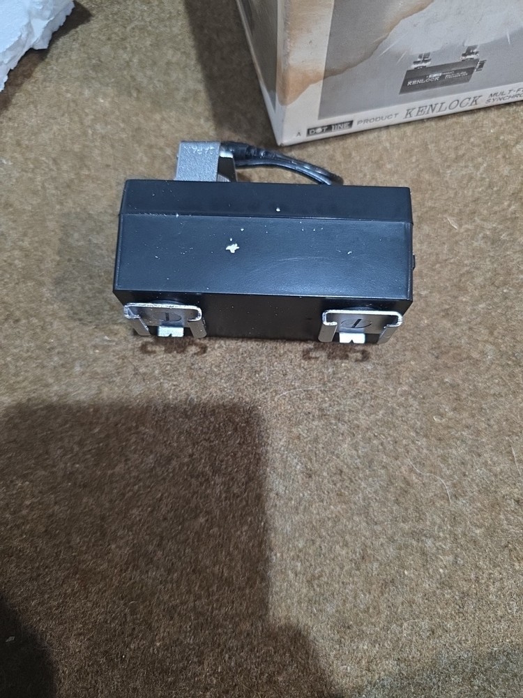 Kenlock Multi flash DL-70 synchronizer, Fire 2 flashes at once w/Sync cables NOS
