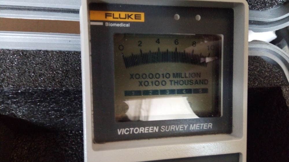 Fluke 190 Geiger Counter / Radiation meter / Pancake probe W check source