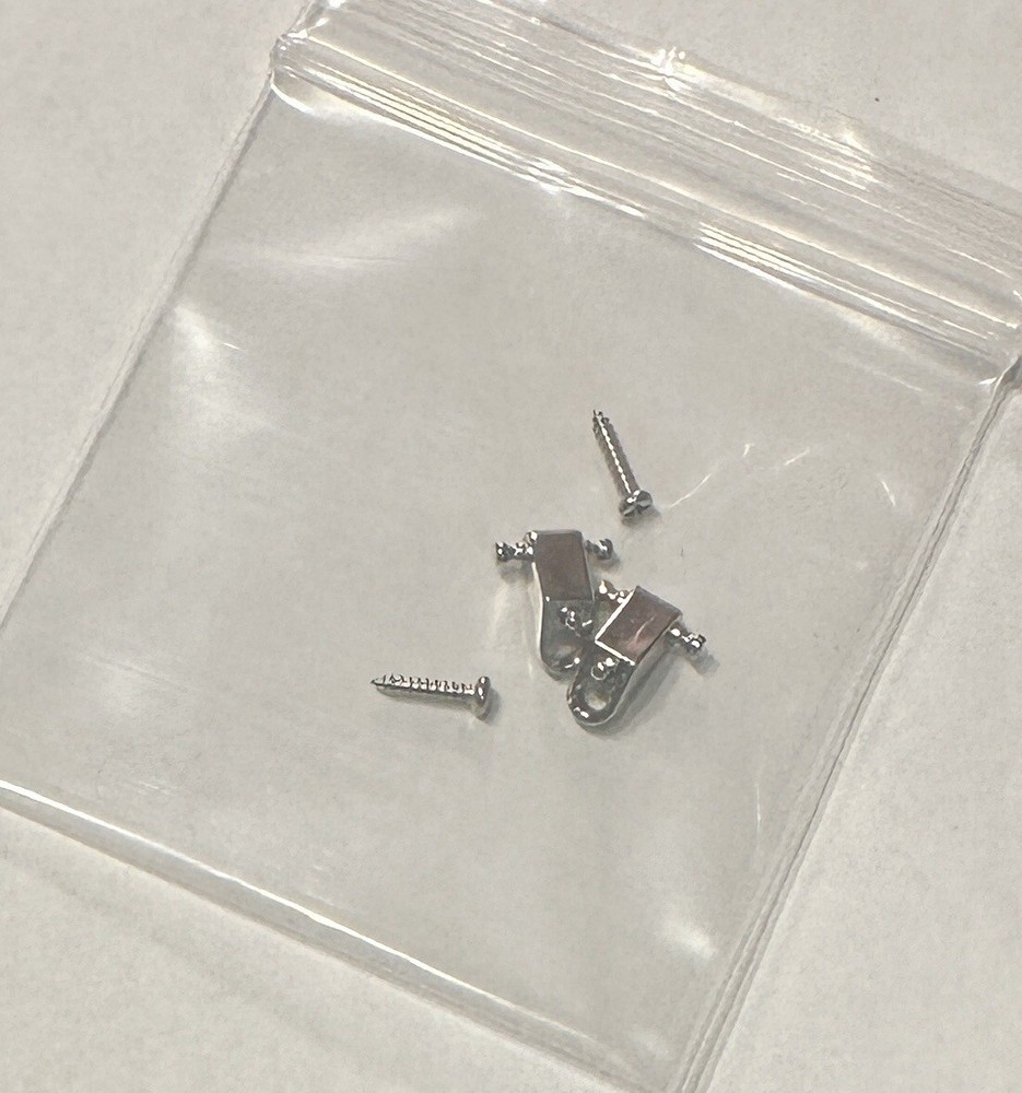 (2X) Fender® USA Standard String Trees & Mounting Screws (Chrome) New Open Box