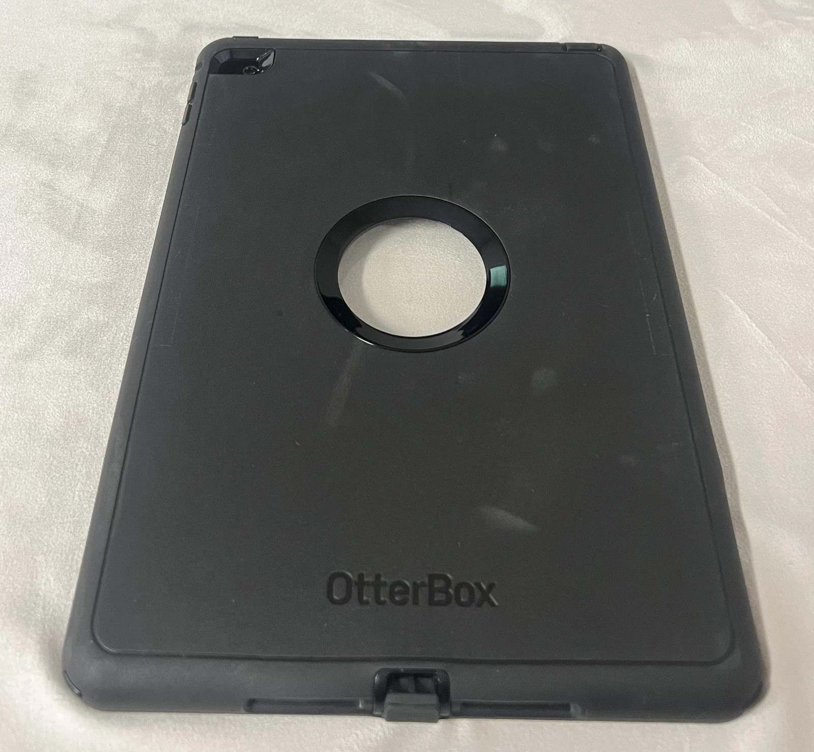 OtterBox Defender Series Case for Apple iPad Air 2 (A1566/A1567) USED