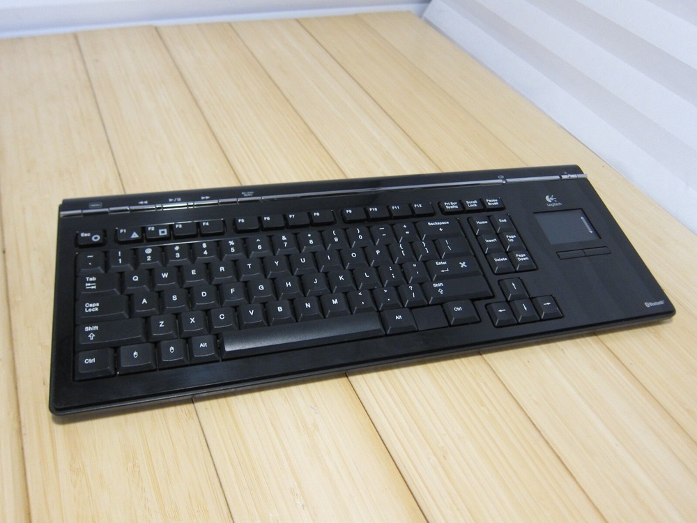 Logitech Cordless Bluetooth Y-X5A77 for PS3 Playstation 3 & PC