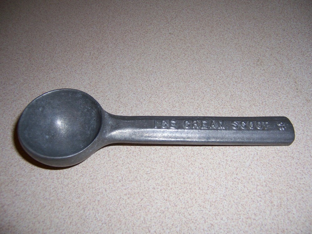 VTG ALUMINUM ICE CREAM SCOOP #20