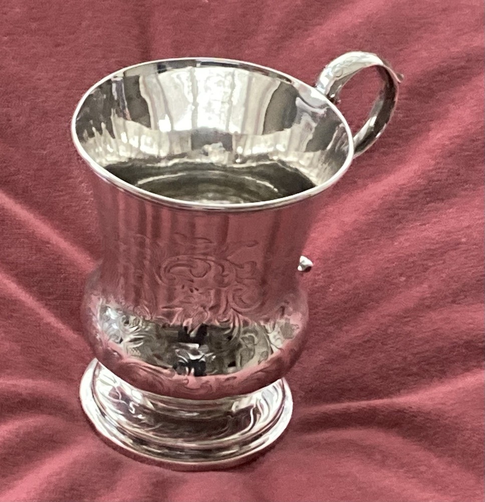 Antique Solid Silver Christening cup with Birds & Scroll engravings 126.2g