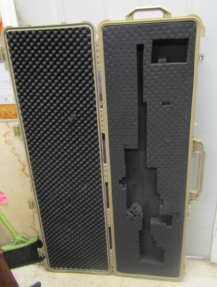 APACHE 9800 Weatherproof Protective Roller Case, Long, Tan