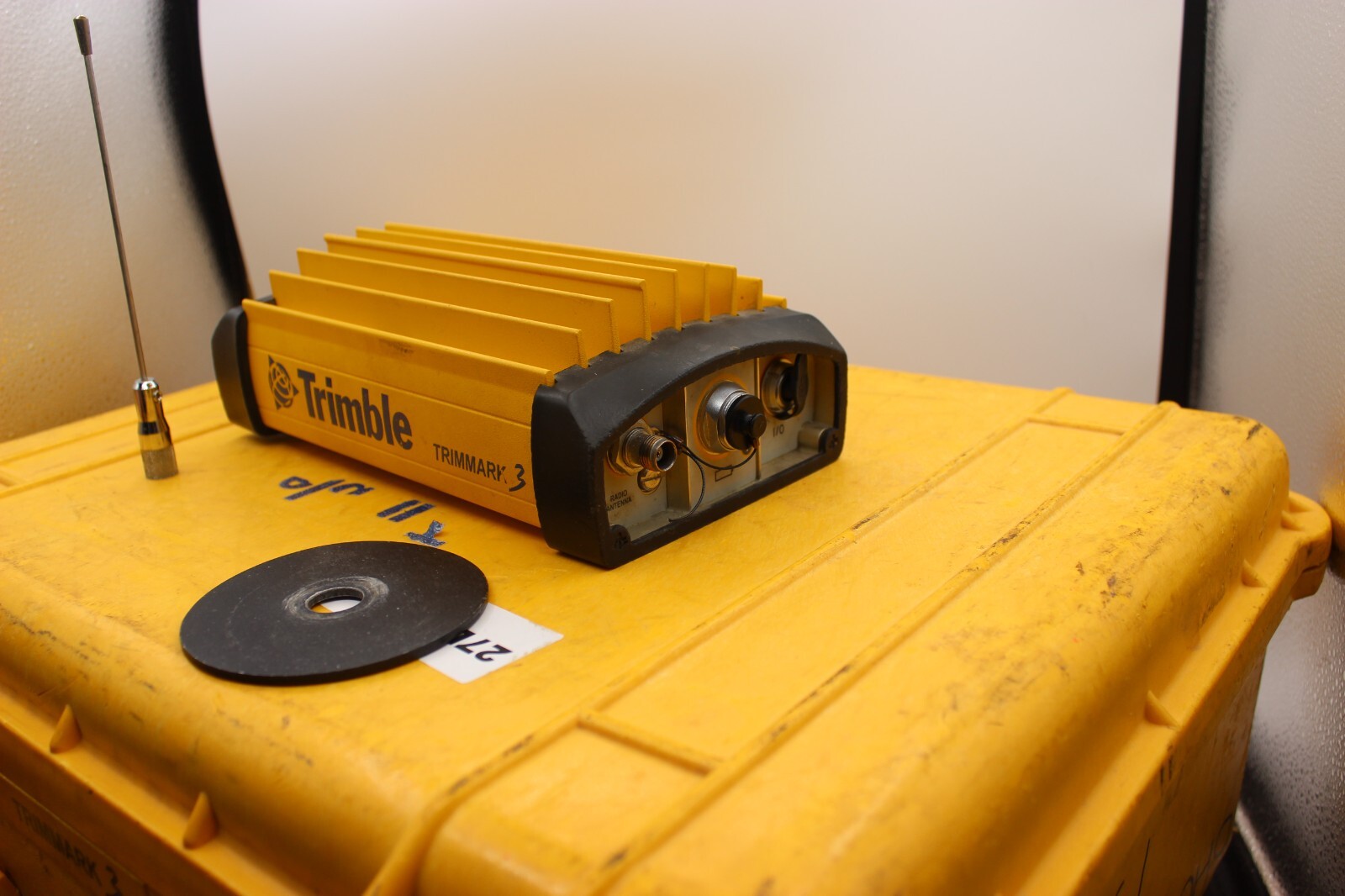 Trimble Trimmark 3 450 - 470MHz UHF Base Radio with Accessories CASE