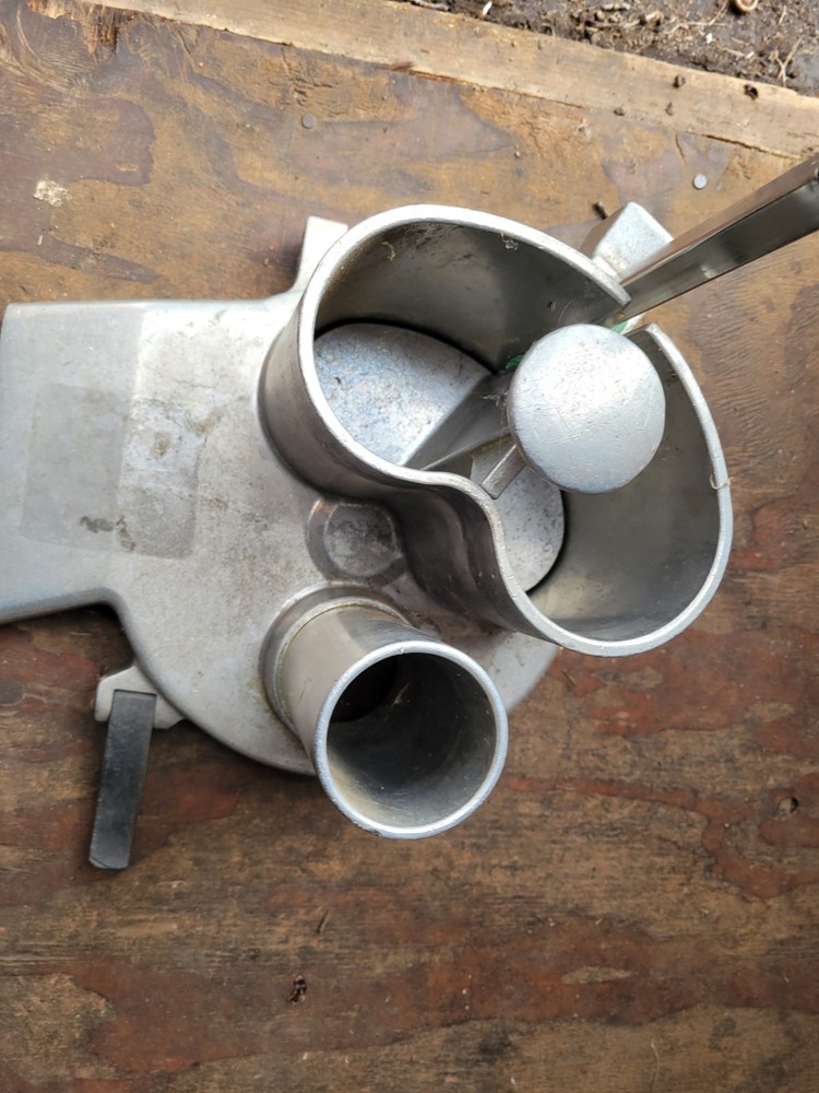 Globe Food Processor Model GFP 700 Hingeid Assembly