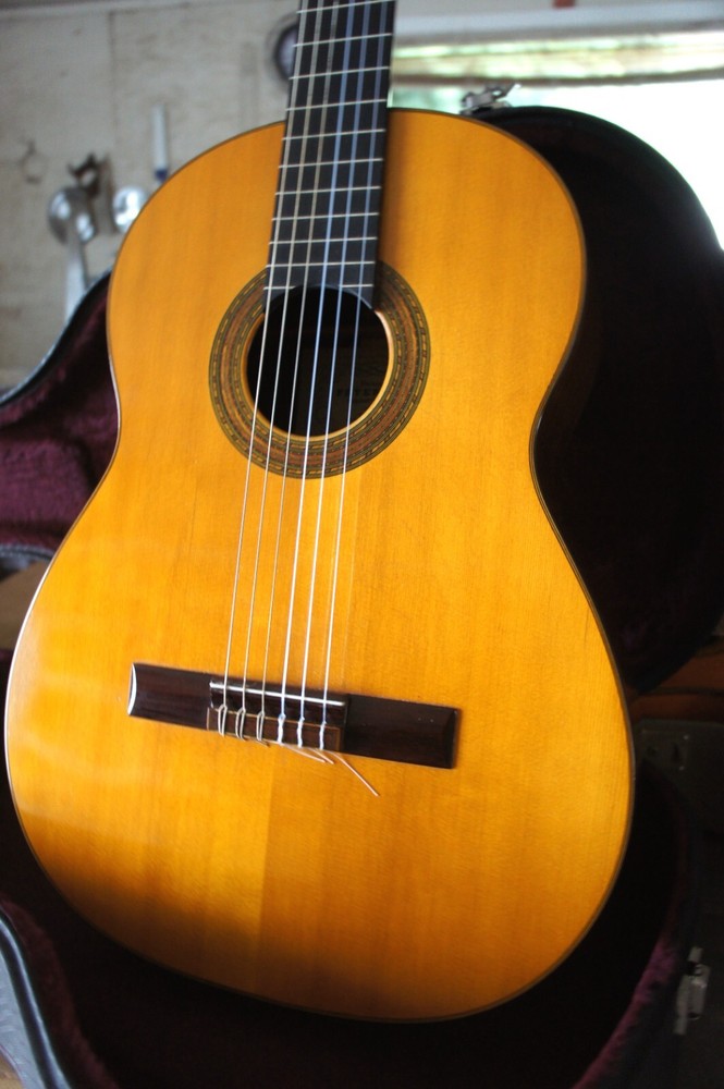 Petersen classical guitar 1970s