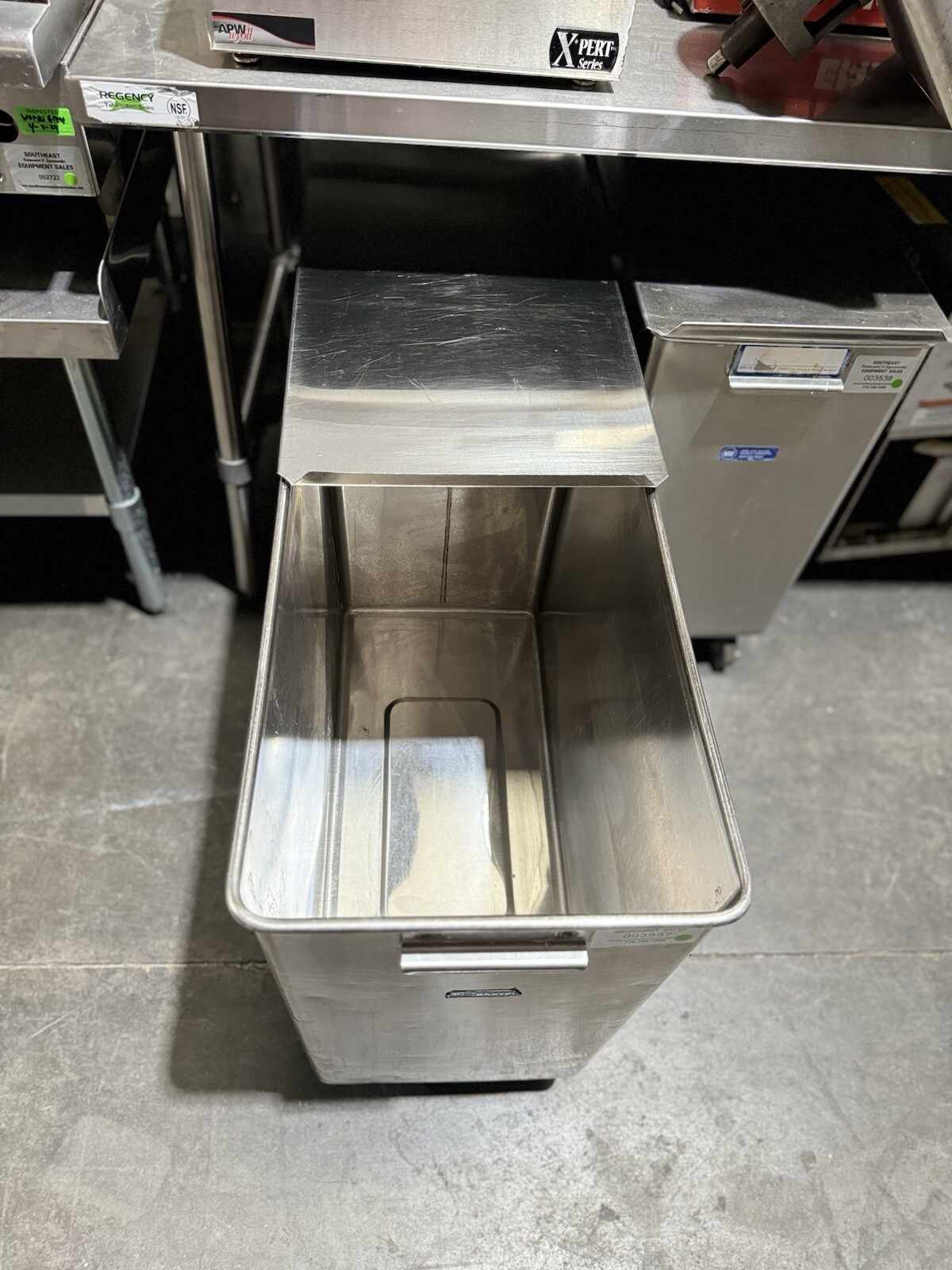 Baxter INGBIN-1CMPT3 Ingredient Bin in Excellent Condition