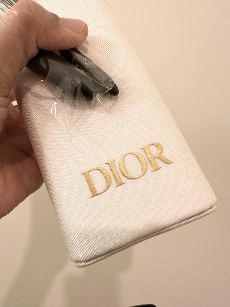 GWP Dior 2 pcs Backstage Brushes With Case