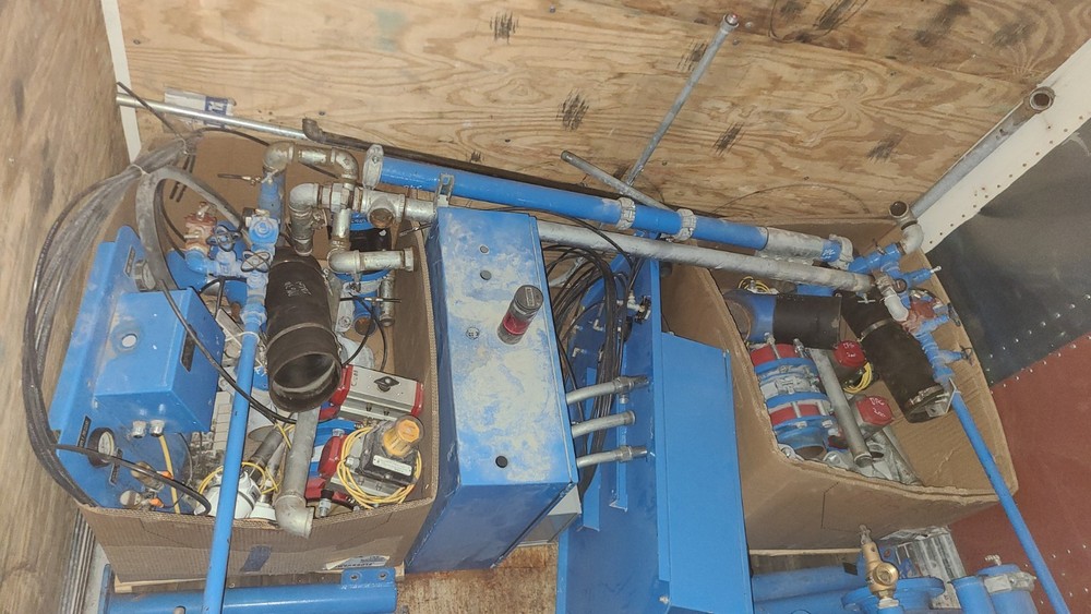 Cyclonair Sandblasting System With Control System 15 Sets With 8 Dry Van Contain