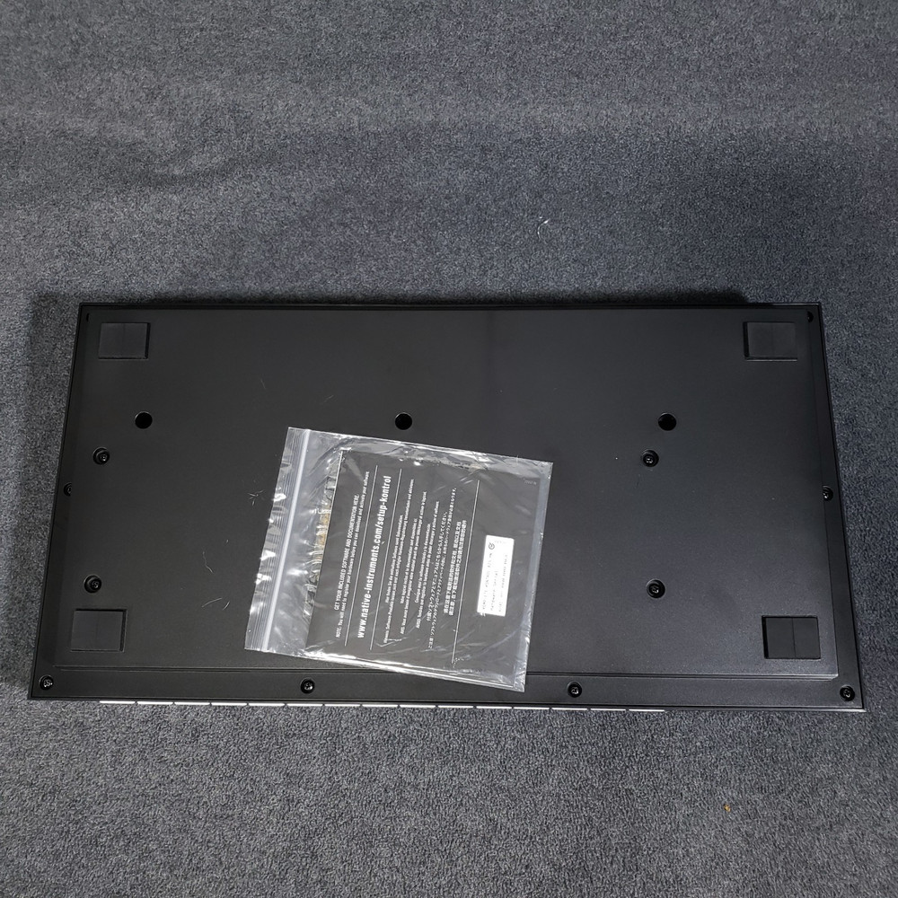 Native Instruments Komplete Kontrol A25 MIDI Keyboard Controller Semi-weighted