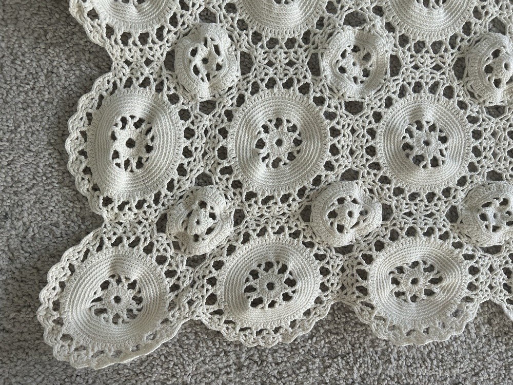 Vtg Handmade Crocheted Doily Bedspread Queen