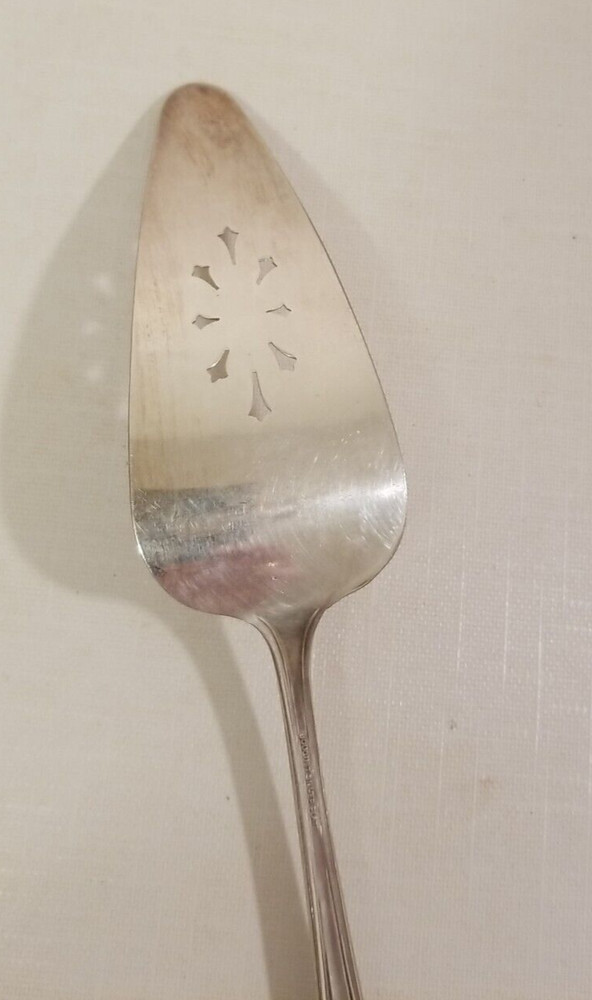 Pierced Cake / Pie Server ~ Bouquet / Vendome Silverplate Flatware 10 3/8"