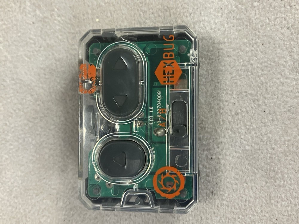 Replacement Remote  controller for a HEXBUG BattleBots toy Untested.