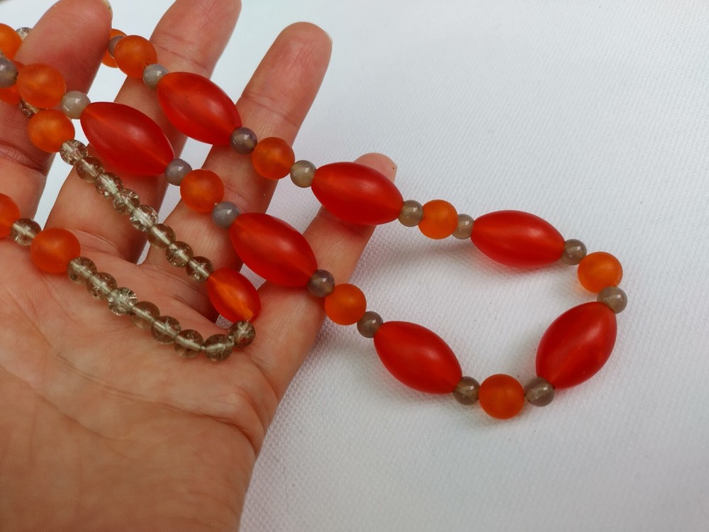 Vintage orange plastic necklace, without clasp