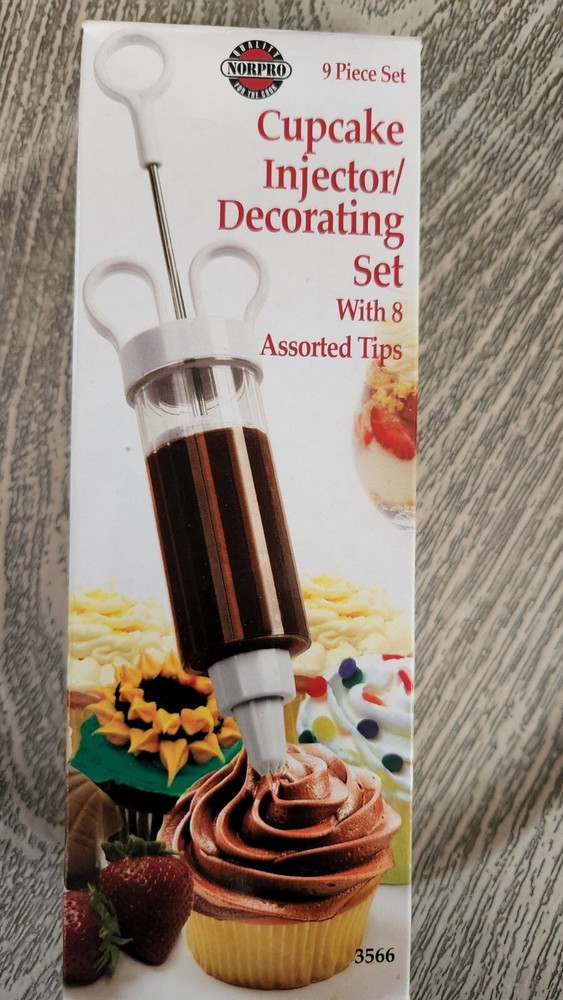 Norpro 3566  Cupcake Injector & Decorating Set with 8 assorted tips j1