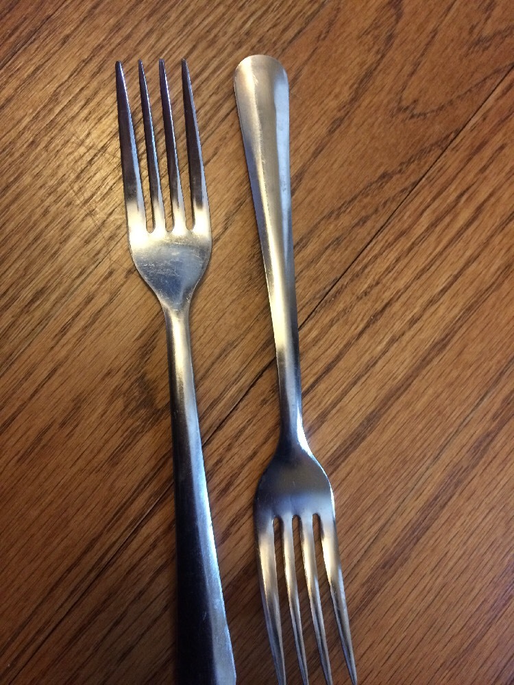 CREST MFG Glossy Stainless Plain Round Tip 2 DINNER FORKS 7"